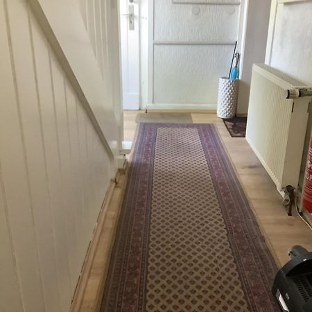 Schoenes Doppelbettzimmer Im Untergeschoss Inkl Parkplatz Nach Verfuegbarkeit Essen Extérieur photo
